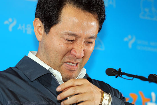 ???:뭐? 반기문이 사퇴한다고? | 인스티즈