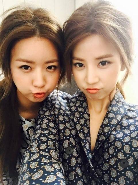 박초롱&윤보미 | 인스티즈