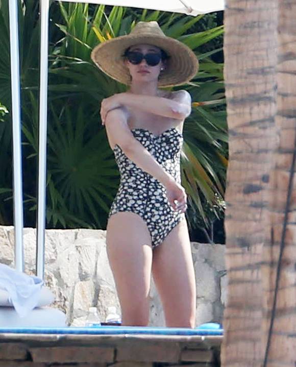 에미 로섬 | 인스티즈