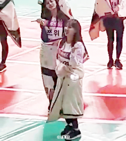 카리스마 맏언니인줄 알았는데 걍 엿던 아이돌 | 인스티즈