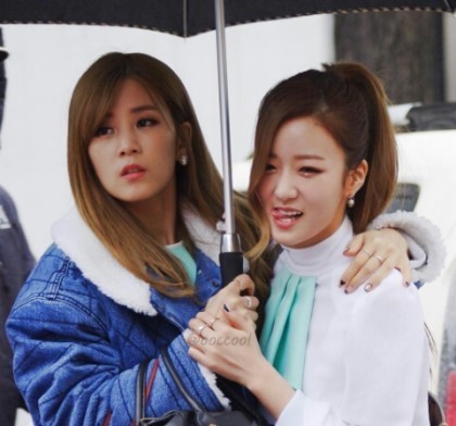 박초롱&윤보미 | 인스티즈