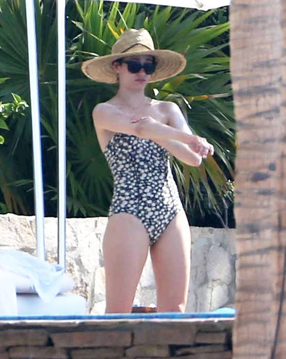 에미 로섬 | 인스티즈