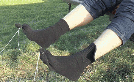 세상에서 가장 멋잇게 양말 벗는법.jpg | 인스티즈