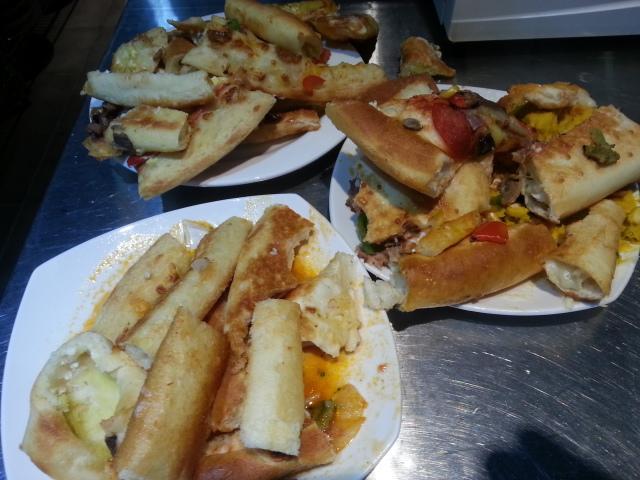 여러사람이랑 피자같이먹을때 호불호 극명하게 갈리는 행동 | 인스티즈