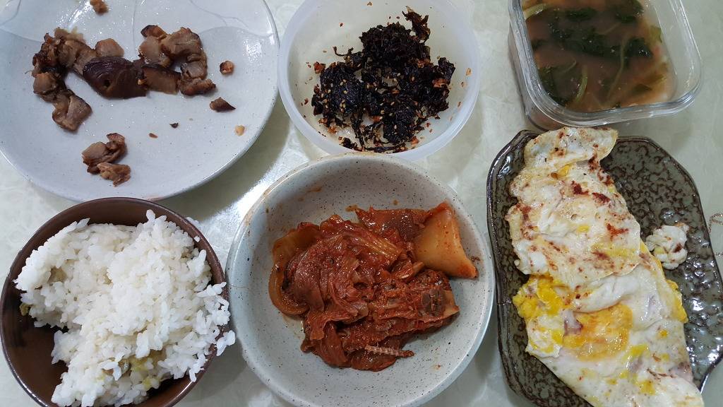 자취생의 현실적인 밥상 | 인스티즈