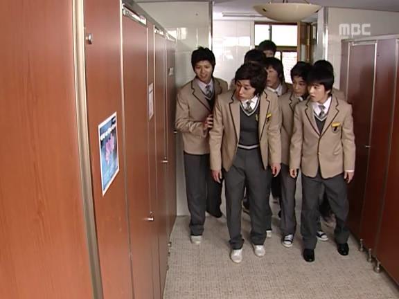 [거침없이하이킥] 학생들 제압하려다가 망신만 당하는 서선생ㅋㅋㅋㅋㅋ.jpg | 인스티즈