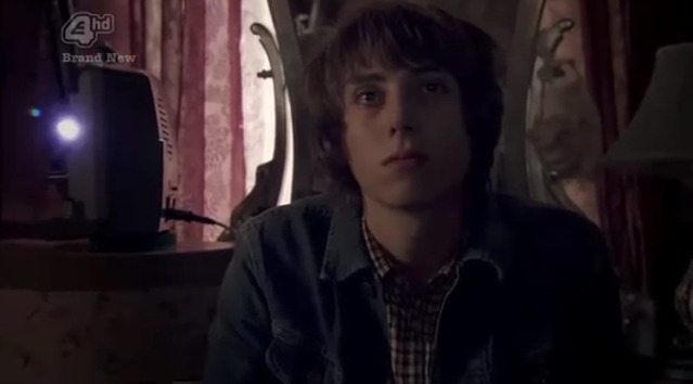 [스킨스] 혼수상태였던 여자친구가 깨어났다 | 인스티즈