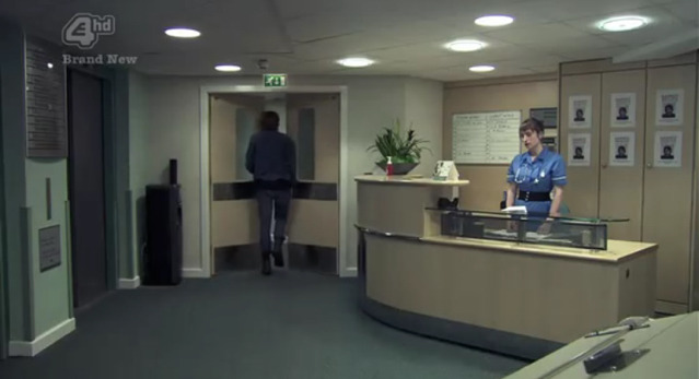 [스킨스] 혼수상태였던 여자친구가 깨어났다 | 인스티즈