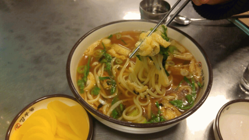 야식하면 분식이지!! 라면 떡볶이 김밥 우동 오뎅꼬치 gif | 인스티즈