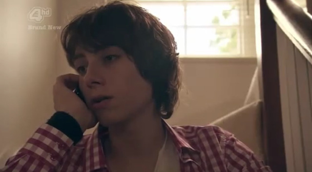 [스킨스] 혼수상태였던 여자친구가 깨어났다 | 인스티즈