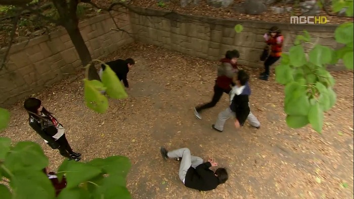 [지붕뚫고하이킥] 띠드버거.jpg | 인스티즈