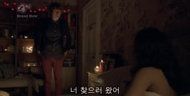 [스킨스] 혼수상태였던 여자친구가 깨어났다 | 인스티즈