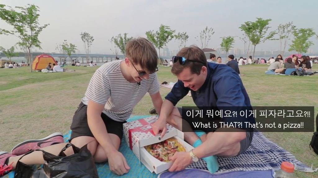 한국 피자 먹고 뿅간 영국 남자.jpg | 인스티즈
