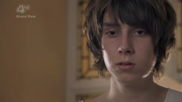 [스킨스] 혼수상태였던 여자친구가 깨어났다 | 인스티즈