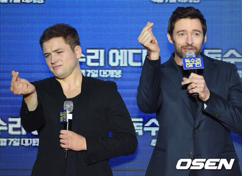 베네딕트 컴버배치가 합장했다고 인종차별이라고 까는 사람들 이런건 뭐라 안함 | 인스티즈