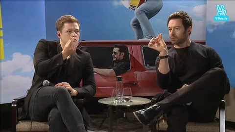 베네딕트 컴버배치가 합장했다고 인종차별이라고 까는 사람들 이런건 뭐라 안함 | 인스티즈