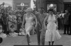 [마릴린먼로] 육감적인 몸매 + 천진난만하고 사랑스러운 얼굴 | 인스티즈