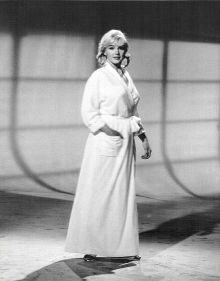 [마릴린먼로] 육감적인 몸매 + 천진난만하고 사랑스러운 얼굴 | 인스티즈