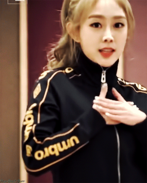 [러블리즈] 뒤늦은 점심을 먹으면서 지수 | 인스티즈