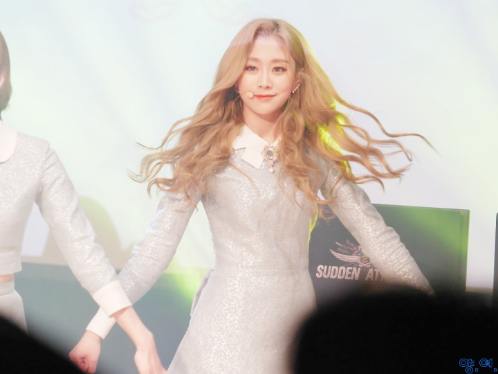 [러블리즈] 뒤늦은 점심을 먹으면서 지수 | 인스티즈