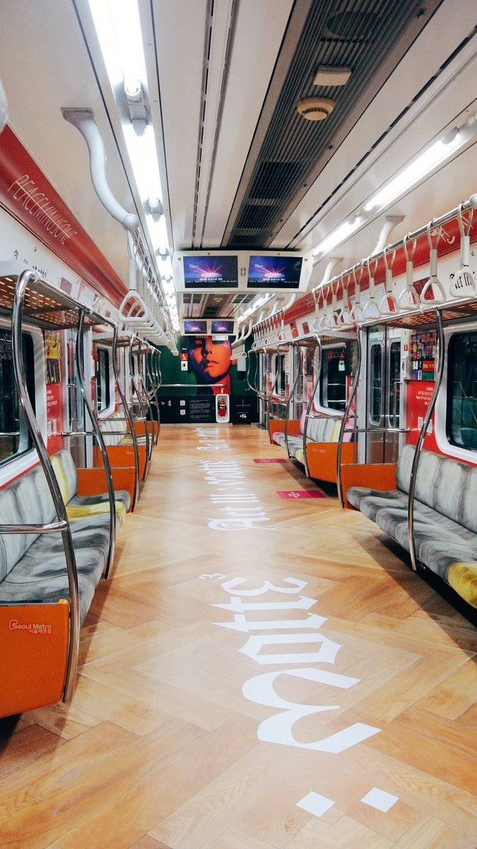 지드래곤으로 도배된 서울 지하철 3호선.jpg | 인스티즈