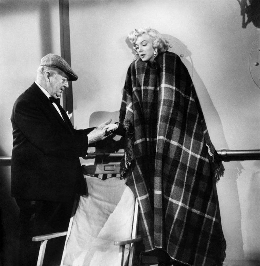 [마릴린먼로] 육감적인 몸매 + 천진난만하고 사랑스러운 얼굴 | 인스티즈