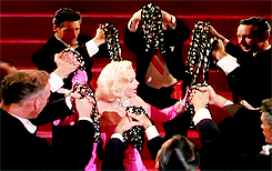 [마릴린먼로] 육감적인 몸매 + 천진난만하고 사랑스러운 얼굴 | 인스티즈