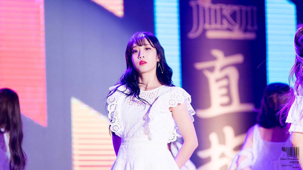 [러블리즈] 퇴근하고 학교에 가야해서 지애 | 인스티즈