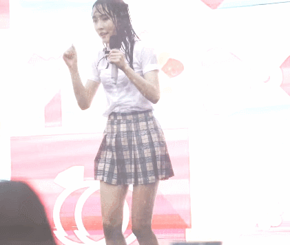 비에 젖은 채 공연하는 여자친구 .gif | 인스티즈