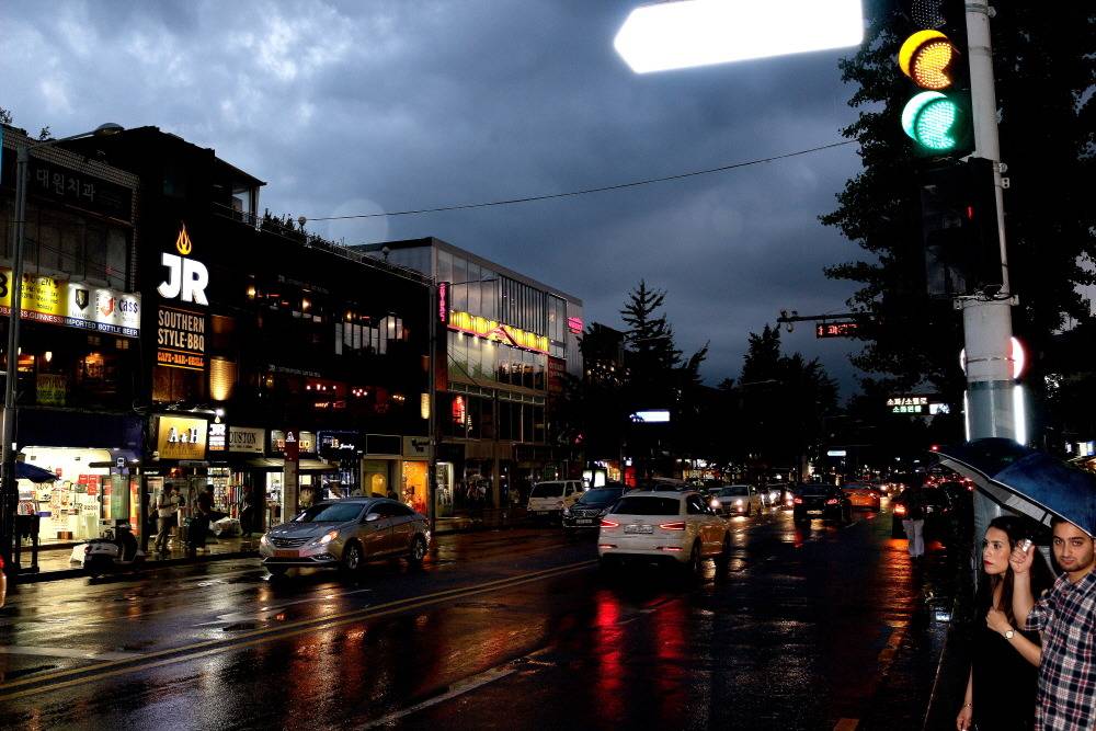 서울 번화가들중에서 가장 매력있고 특색있는 번화가라 생각함 | 인스티즈