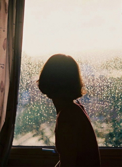 잡는다고 잡힐 것도 아니면서 너는 또 어디로 흘러가서 누구의 눈을 멀게 할까 | 인스티즈