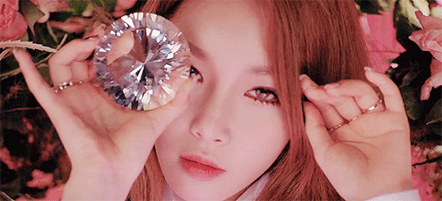 눈빛 하나만큼은 타고난 청하.jpgif | 인스티즈