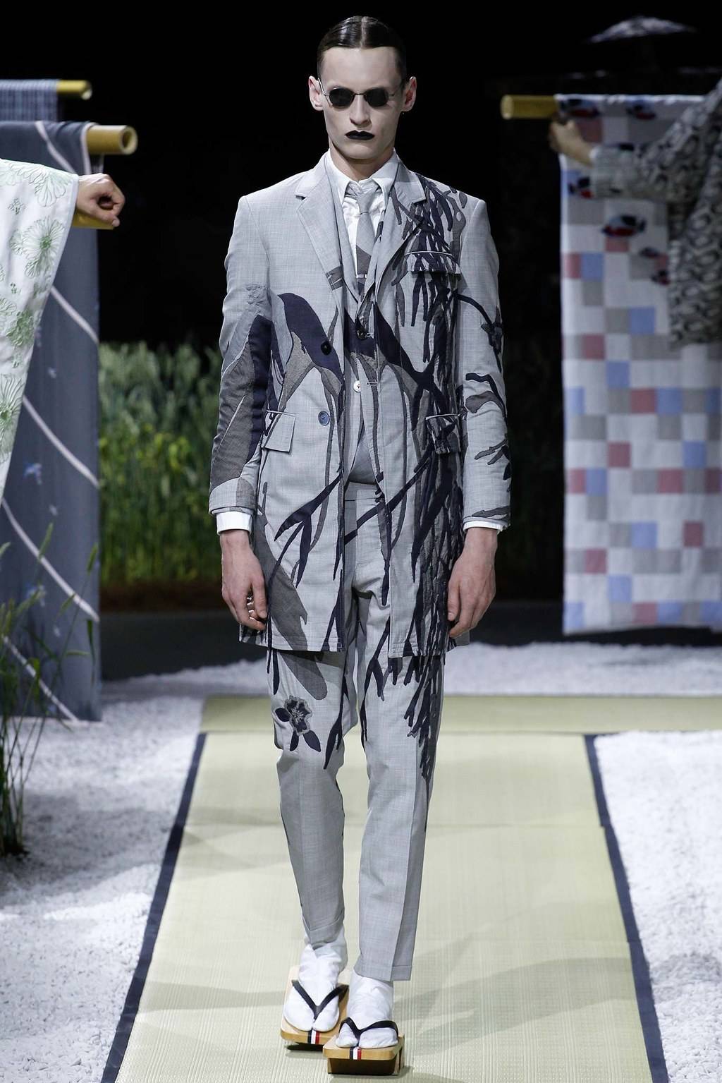 일본풍의 톰브라운 SS16 (데이터주의) | 인스티즈