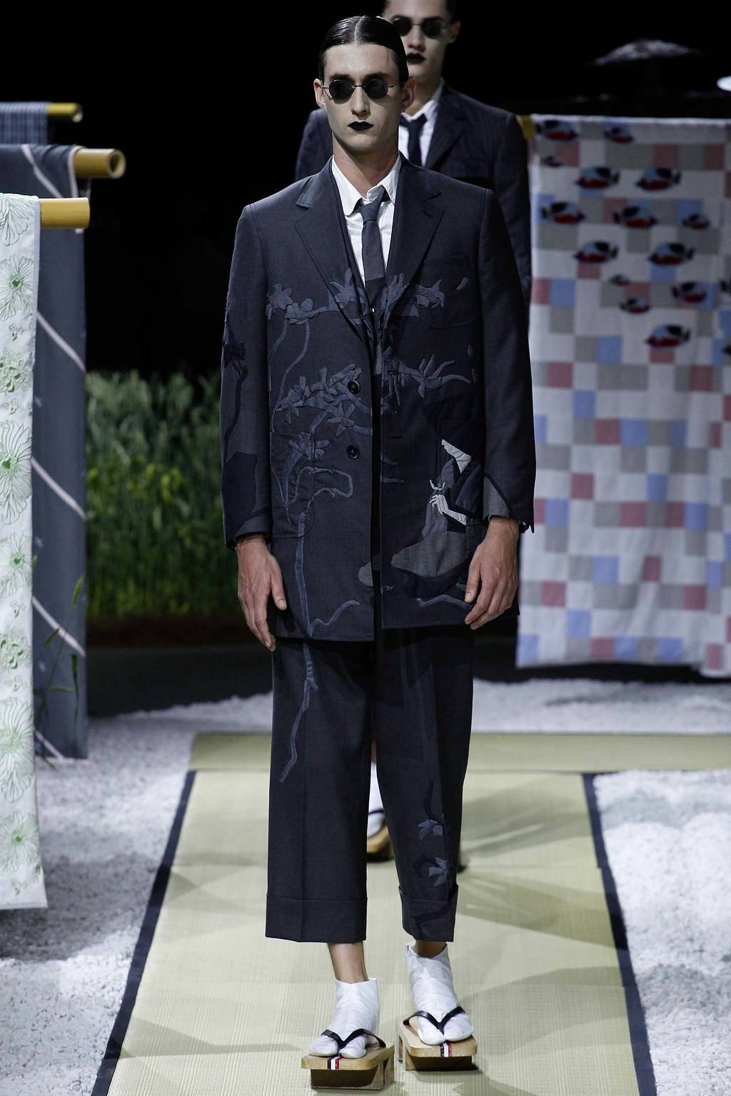 일본풍의 톰브라운 SS16 (데이터주의) | 인스티즈