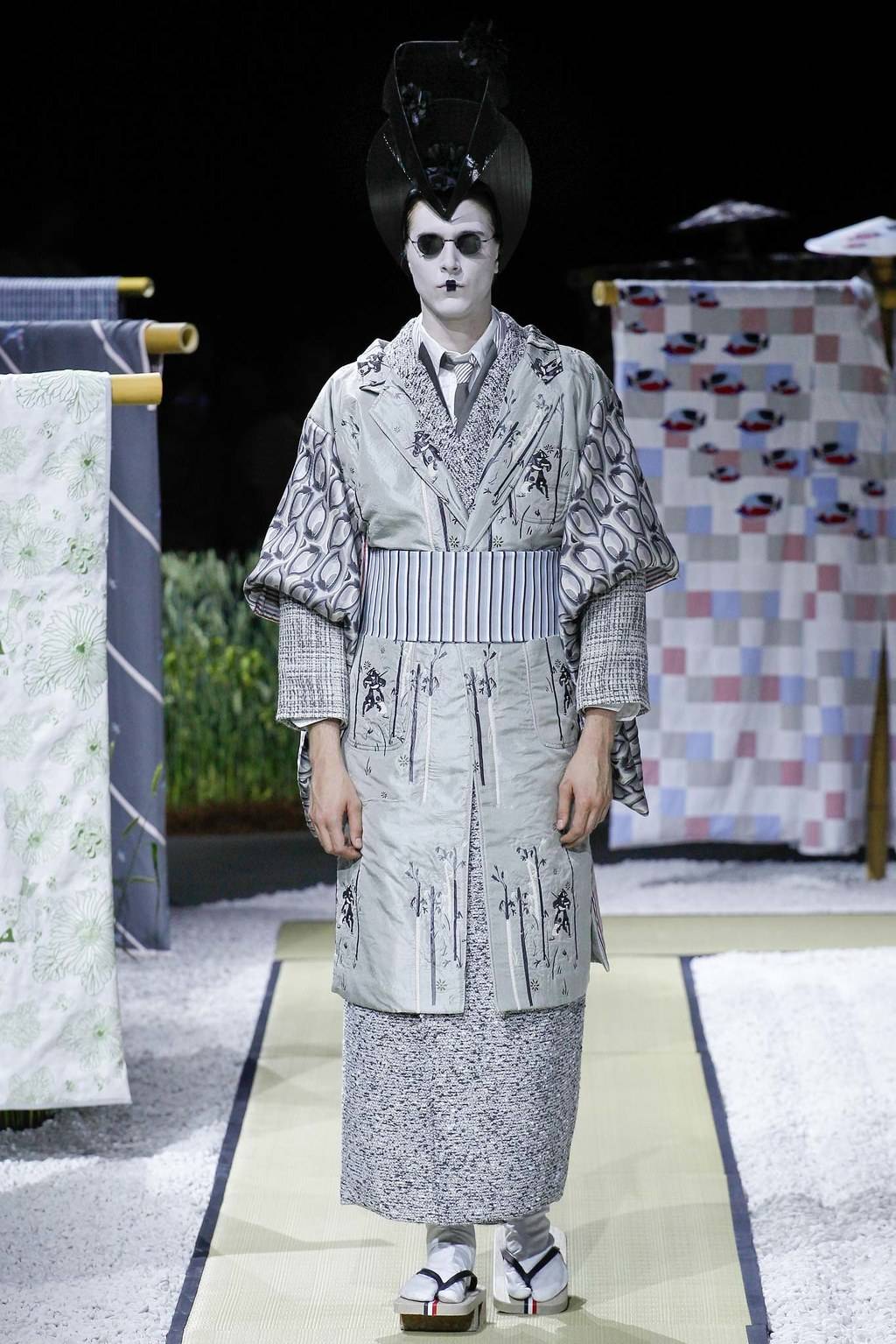 일본풍의 톰브라운 SS16 (데이터주의) | 인스티즈