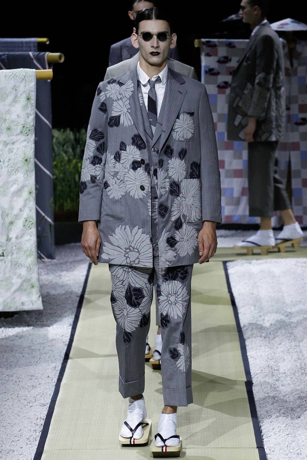 일본풍의 톰브라운 SS16 (데이터주의) | 인스티즈