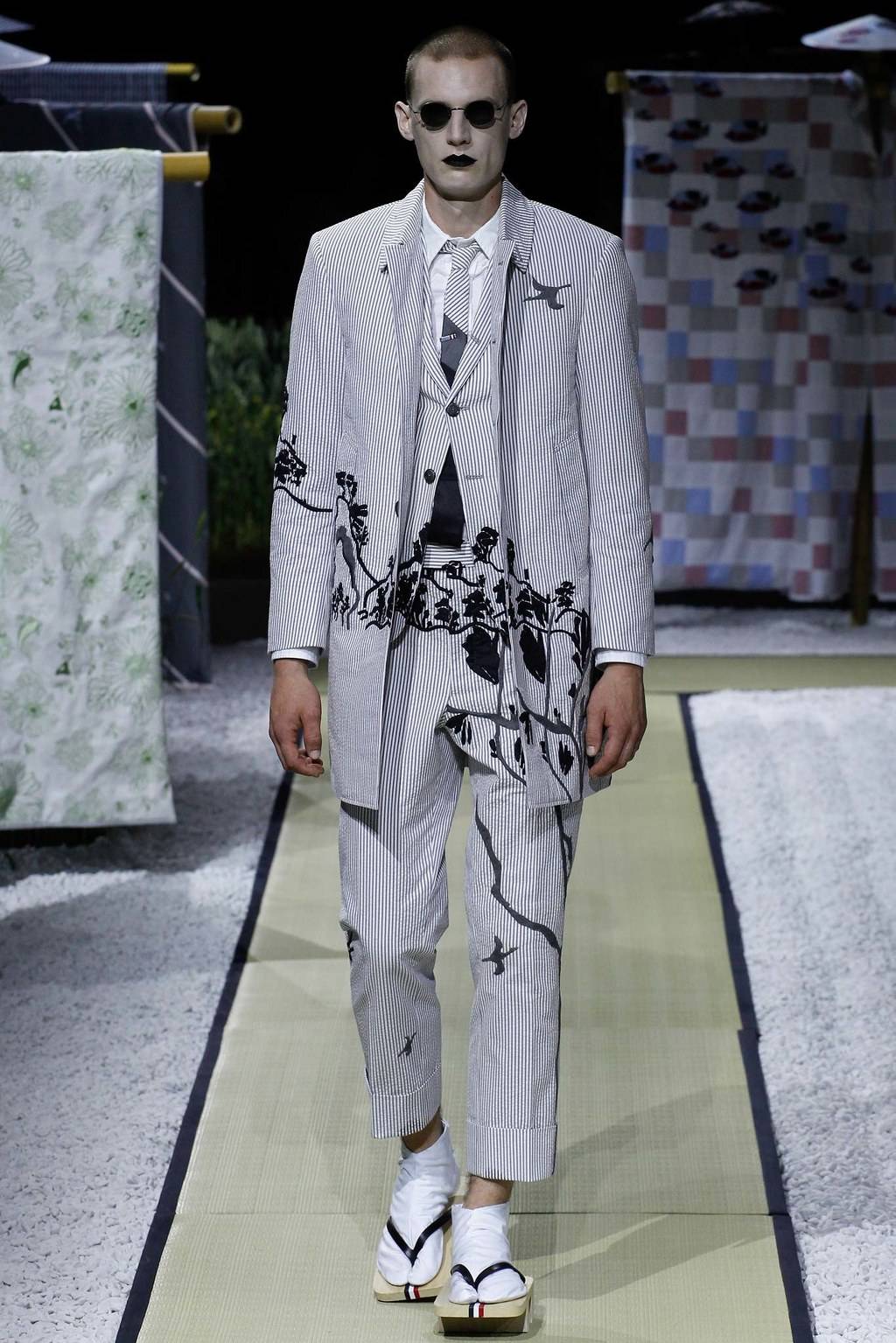 일본풍의 톰브라운 SS16 (데이터주의) | 인스티즈