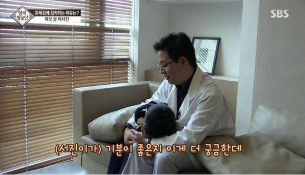 문제집에 집착하는 6살 서진이. jpg | 인스티즈