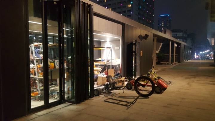 밤에 퇴근하고 세운상가왔는데 사람이 많지는 않네요 | 인스티즈