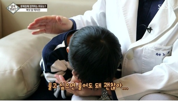 문제집에 집착하는 6살 서진이. jpg | 인스티즈