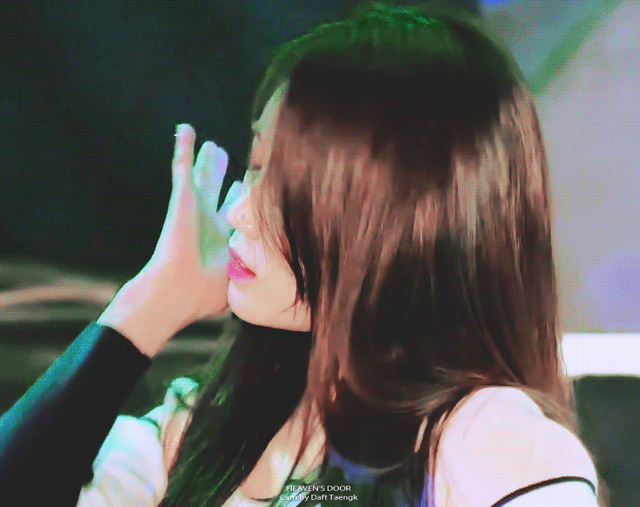 [러블리즈] 종착역의 황제가 등에 박힌 레플이 와서 미주 | 인스티즈