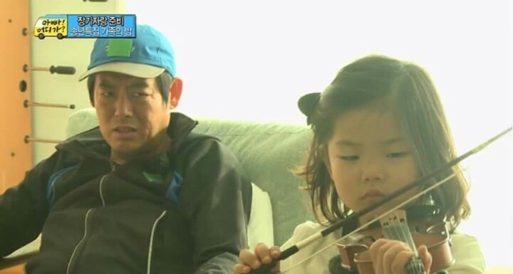 딸을 바라보는 아버지들의 눈빛 | 인스티즈