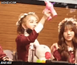 비눗방울 가지고 노는 러블리즈 지수.jpgif | 인스티즈