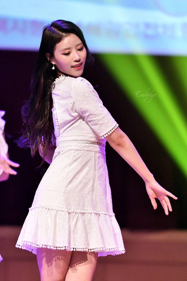 [러블리즈] 종착역의 황제가 등에 박힌 레플이 와서 미주 | 인스티즈