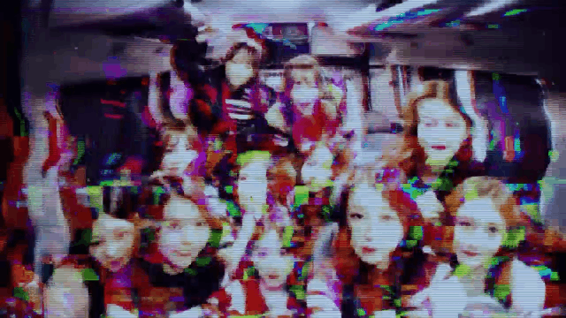 아이오아이 완전체와서 잘생겨진 김세정 | 인스티즈