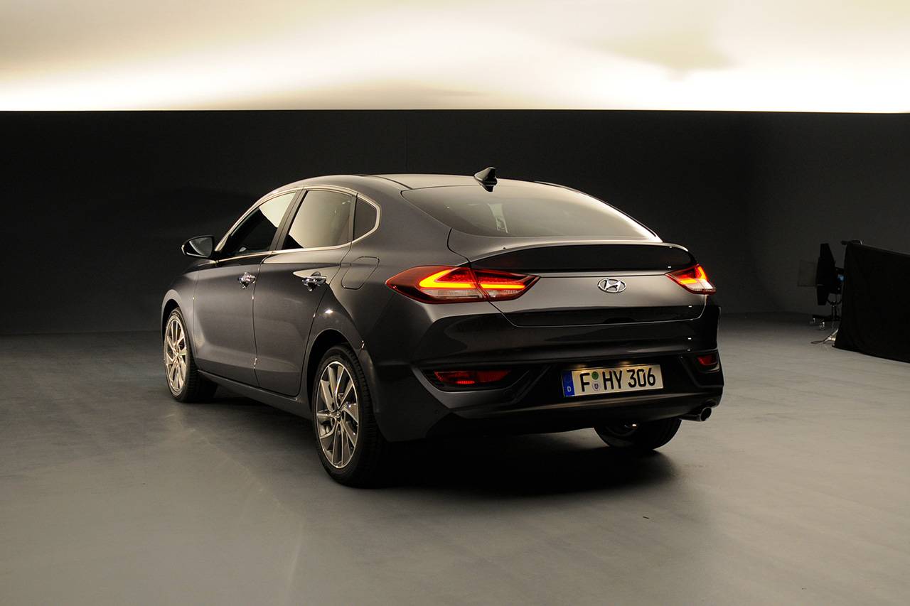 2018 신형 현대 i30 패스트백 실사 | 인스티즈