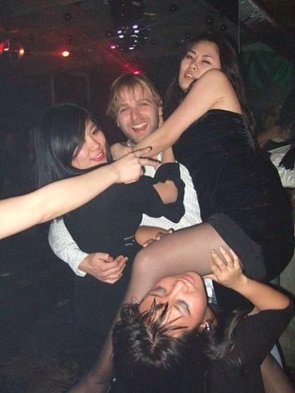 원어민 교사의 낮과 밤 | 인스티즈