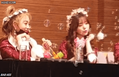 비눗방울 가지고 노는 러블리즈 지수.jpgif | 인스티즈