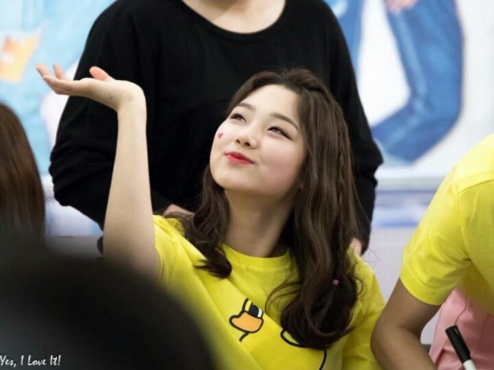 점점 더 귀여워지고 있는 미나.ioi | 인스티즈