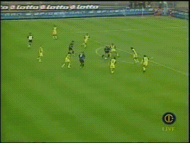 아드리아누 리즈시절 킥력 .gif | 인스티즈